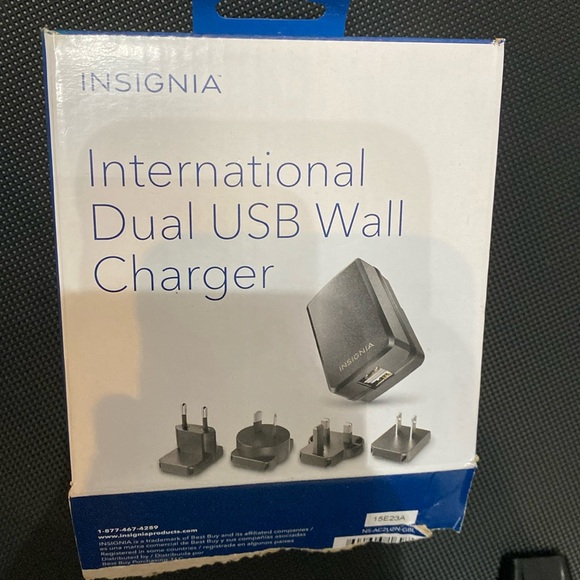 Insignia™ - 3-Port USB International Wall Charger - Black - Picture 1 of 12